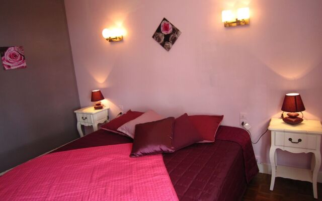 Spacious Holiday Home in Tours-en-Vimeu with Garden