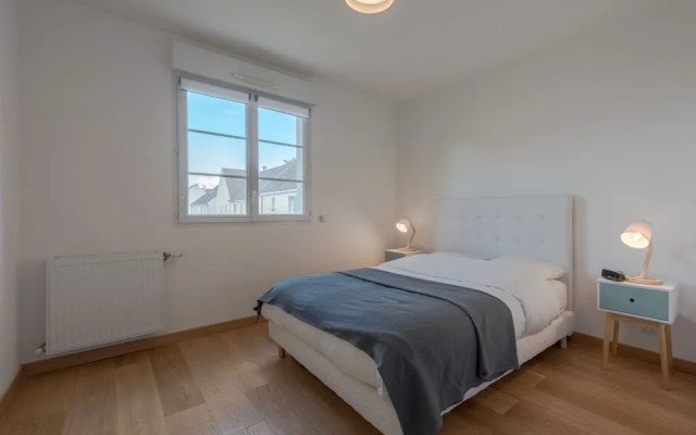 B&B House in Disneyland