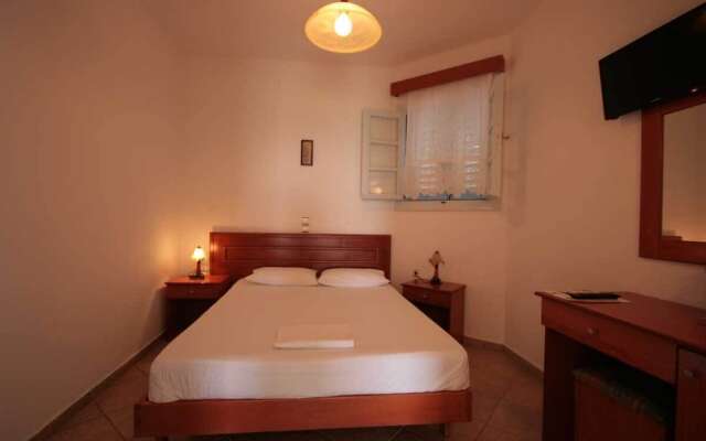Pirgos Stelida Hotel
