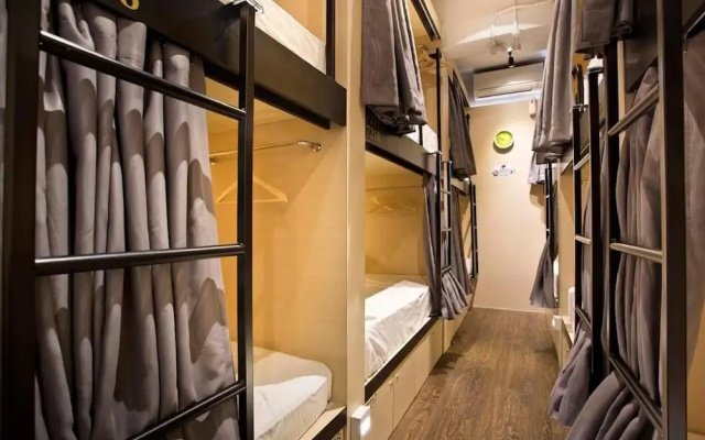 7 Wonders Hostel