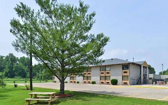 Quality Inn Cairo I-57