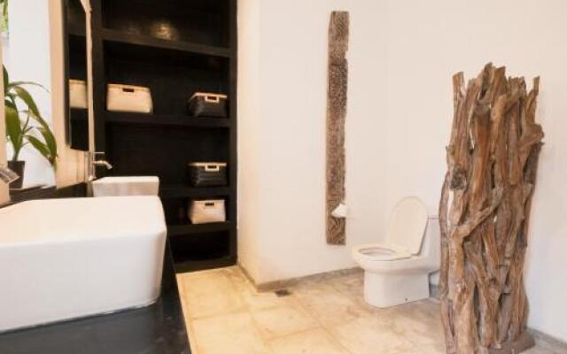 Phinisi Villas - Seminyak City Center