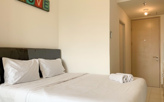 Studio With Minimalist Design Tokyo Riverside Pik 2 Apartment – Guest Rooms – Jakarta