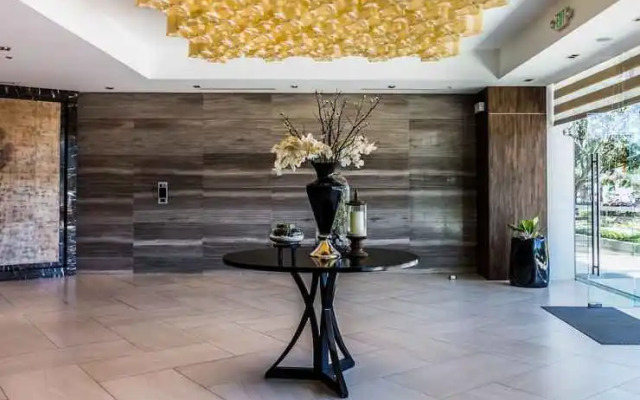 CSuites at 8 Newtown Residences