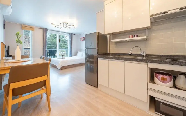 Goseong Araenmaru Pension