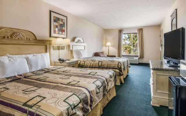 Rodeway Inn & Suites