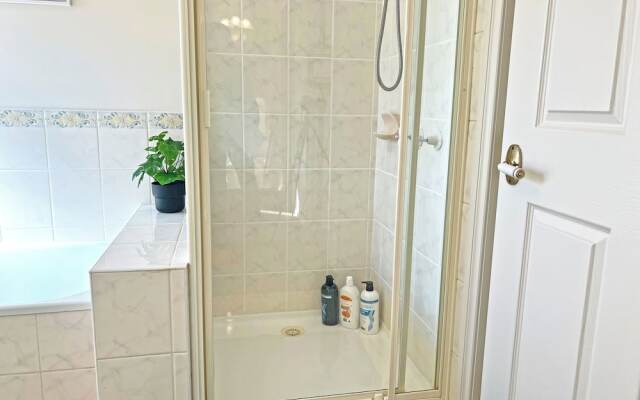 Exquisite 2BR Staycation Ringwood