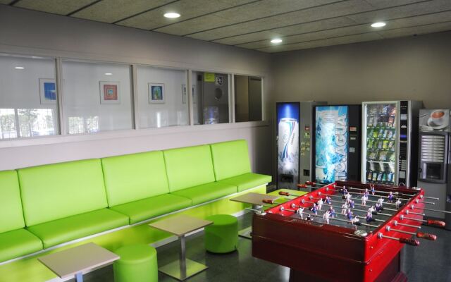 Residencia Universitaria Resa Tomás Alfaro Fournier - Centro Adscrito a REAJ - Campus Accomodation