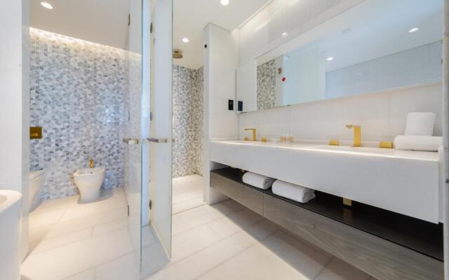 DXB - Five - 31006 - PJ