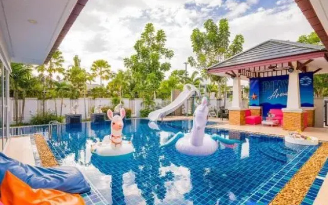 Play  Around Pool Villa