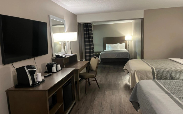 Travelodge by Wyndham Saskatoon