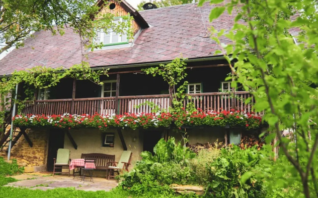The Holler Comfortable Holiday Residence