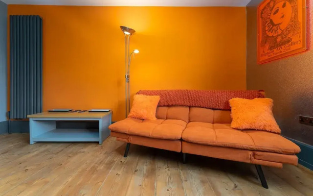 Host Stay Queens Maisonette