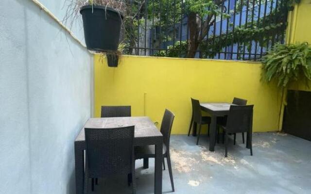 Near beach, restaurant and bars Sleeps 6 with 2baths