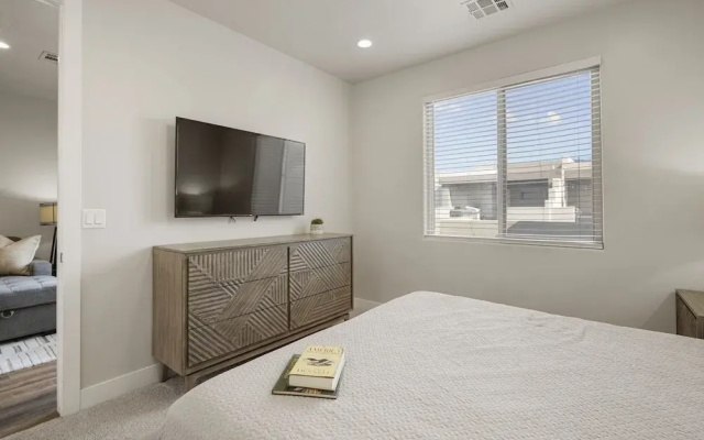 Relax In Style 4 Bedroom Townhouse
