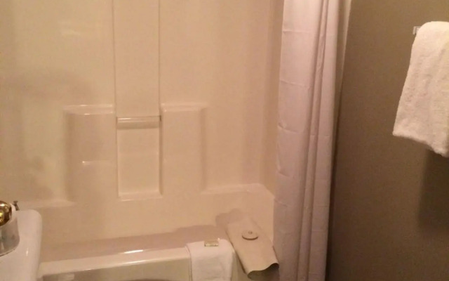 Magnuson Hotel Creston