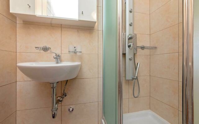 Cosy Apartment Near Sea in Porec