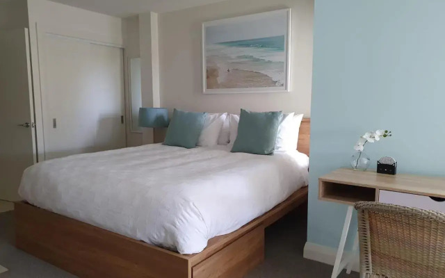 Peaceful Mount Studio Moments to Beach & Downtown