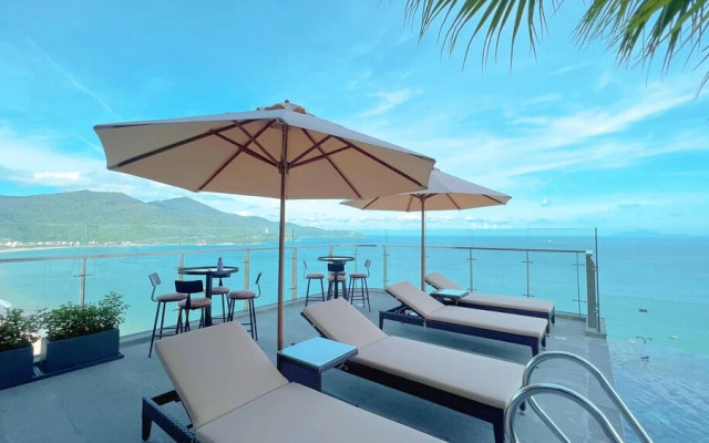 Peninsula Hotel Danang