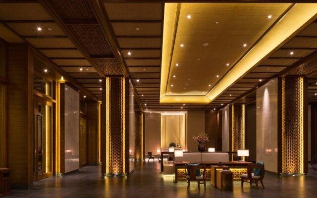 21° Holiday Hotel