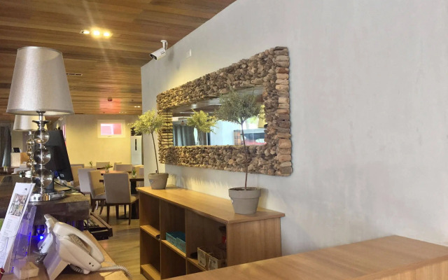 Cebu Uncle Tom's Cabin Hotel powered by Cocotel