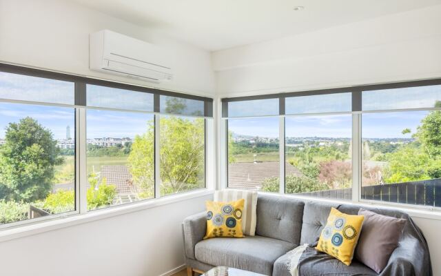 Sensational North Shore Retreat -Netflix