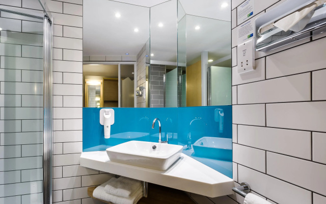 Holiday Inn Express London-Watford Junction by IHG
