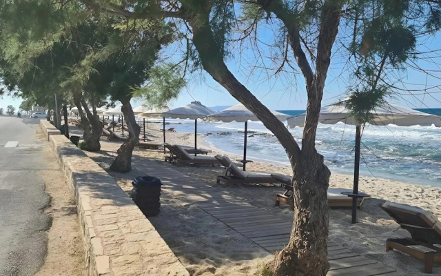Zoi's SeaView House