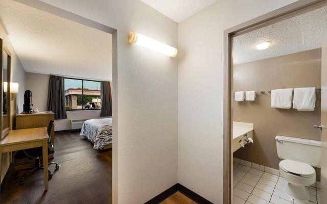 Red Roof Inn Painted Post