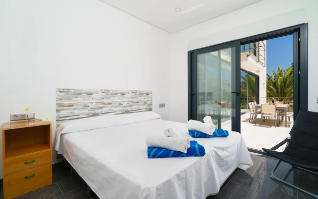 Villa Vera in Javea With 4 Bedrooms and 2 Bathrooms