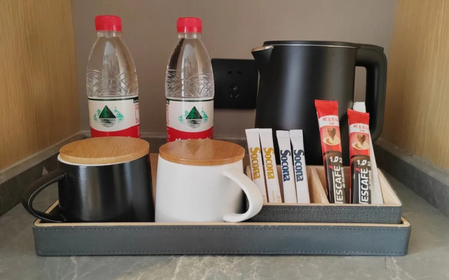 Tuke Hotel (Shanghai Hongqiao Hub Yan'an West Road Branch)