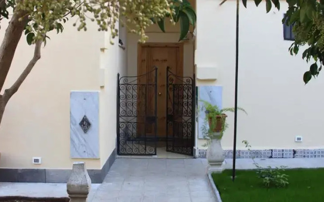Danisinni House