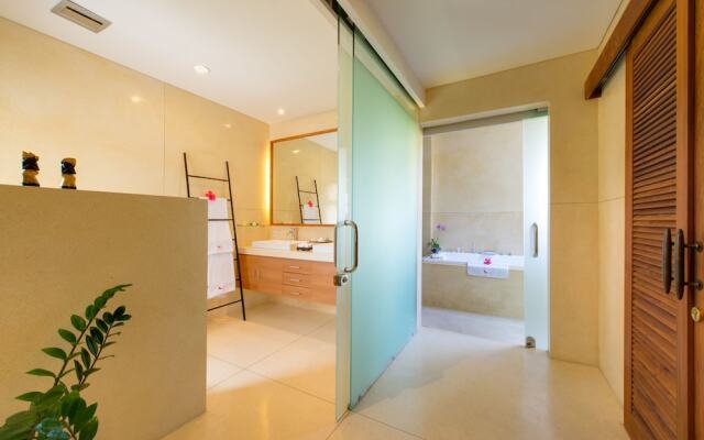 Villa 3br -100m to Kudetaseminyak Beach