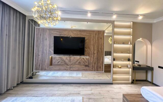 Royal apartment on Gorodotska 33 street