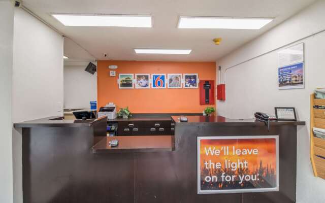 Motel 6 Fargo, ND - West Acres - North Fargo