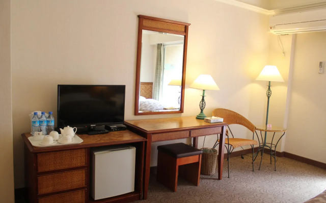 Hoya Hot Springs Hotel