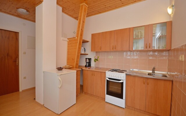 Apartment and Room Ivica