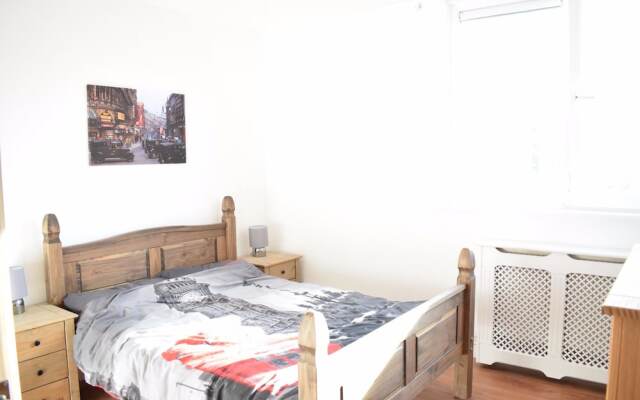 1 Bedroom Apartment Opposite Shoreditch Park