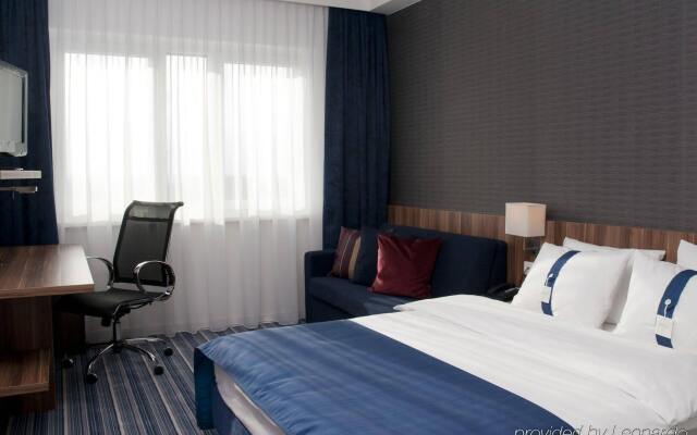 Holiday Inn Express Bremen Airport, an IHG Hotel