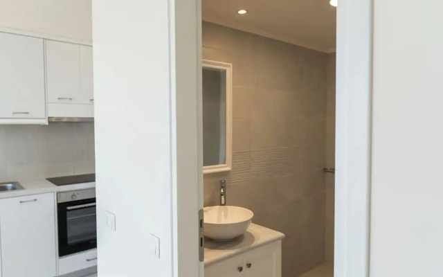 Phaedrus Living: Seaside Thalassa Cretan 203