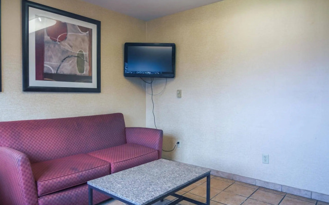 Motel 6 Madison, WI - East