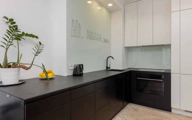 Trendy City Center Apartment by Renters