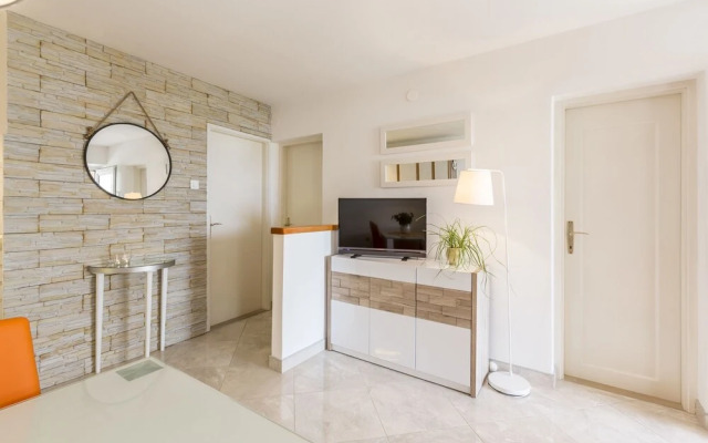 Matea - 20m From the sea - A3
