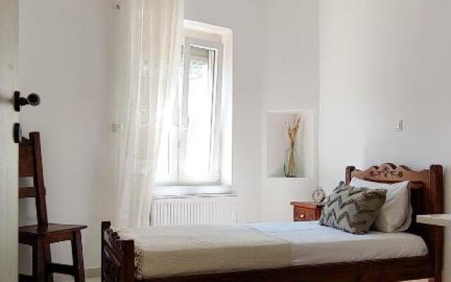 Laina Traditional Guest House