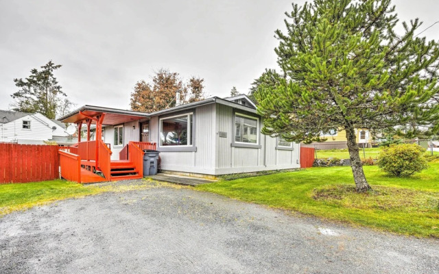 Walkable Sitka Getaway w/ Community Perks!