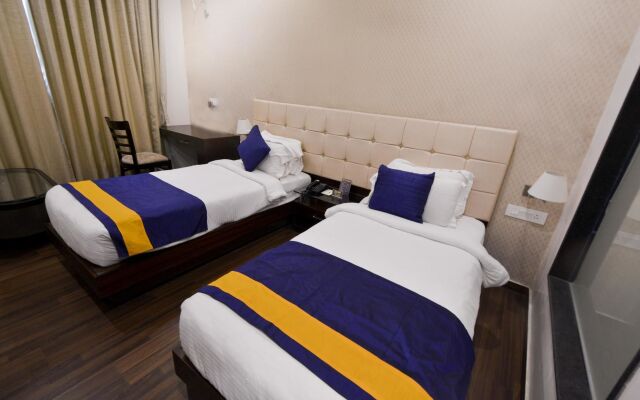 OYO Premium JHV Mall Cantonment