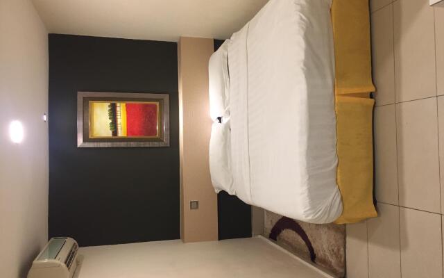 One Avenue Hotel