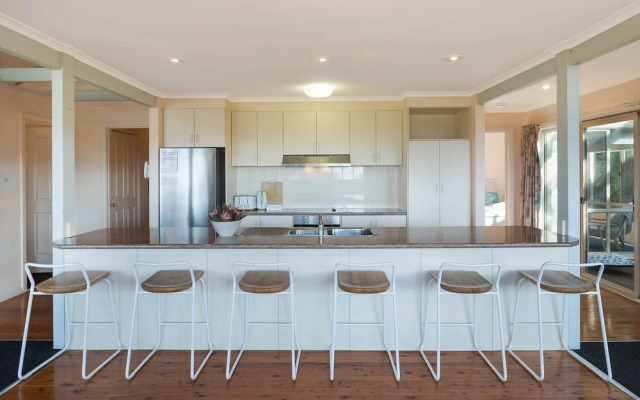 Pelican Lake Holiday House