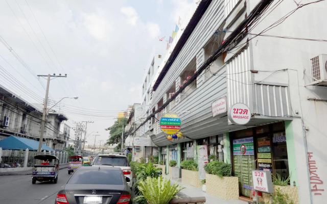 OYO 568 Art Hotel Hua Lamphong - Hostel