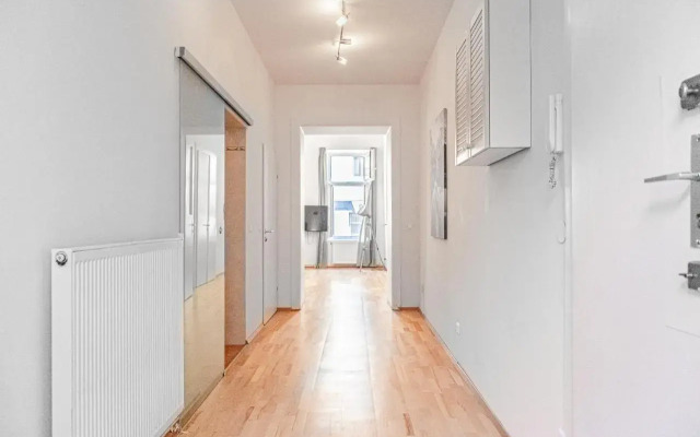 Pleasing 2BR Apt. AKH-Perfect for Groups